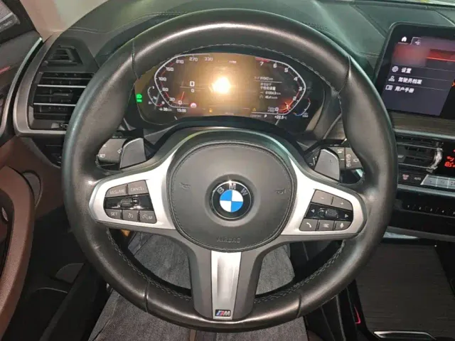 BMW X3 — Фото автомобиля 10