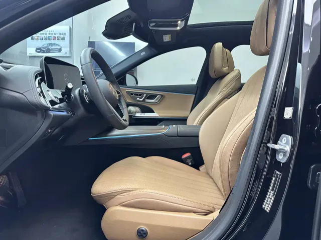 Mercedes-Benz E-Class — Фото автомобиля 11