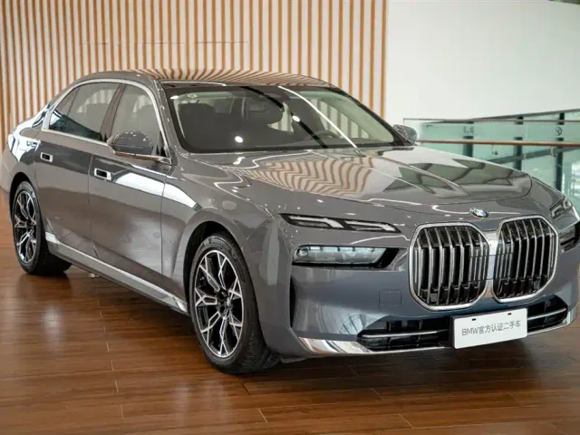 BMW 7 Series — Фото автомобиля 4
