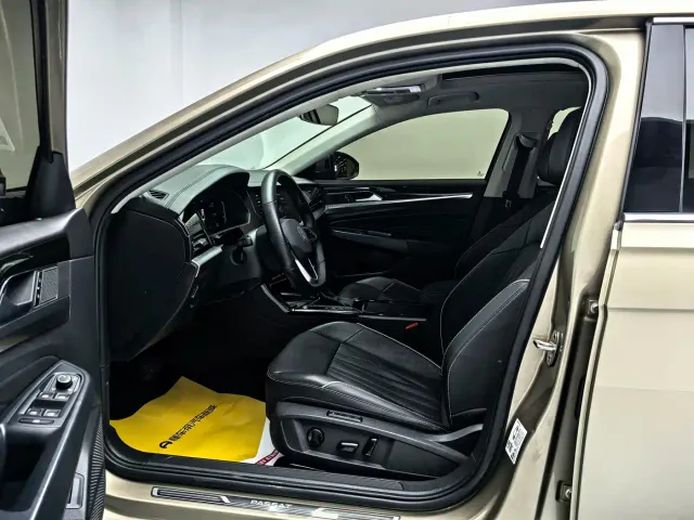 Volkswagen Passat — Фото автомобиля 11