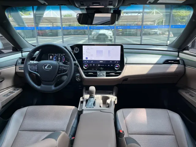 Lexus ES — Фото автомобиля 10