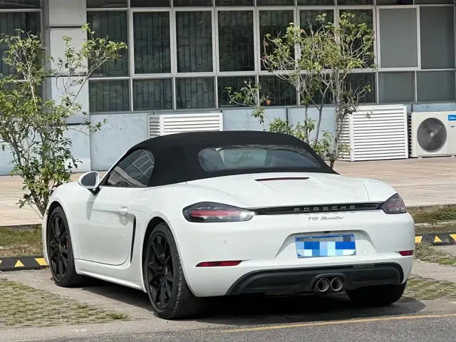 Porsche 718 — Фото автомобиля 15