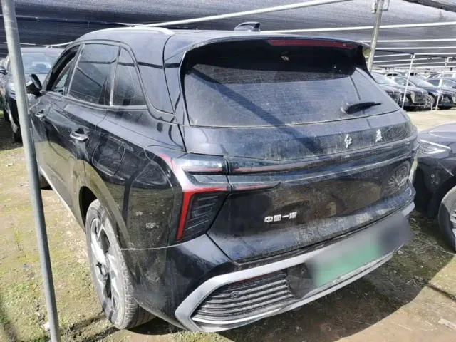 Hongqi HS3 PHEV — Фото автомобиля 4
