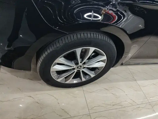 Mercedes-Benz V-Class — Фото автомобиля 24