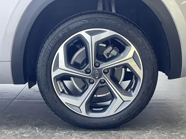 Geely Xingyue L — Фото автомобиля 10