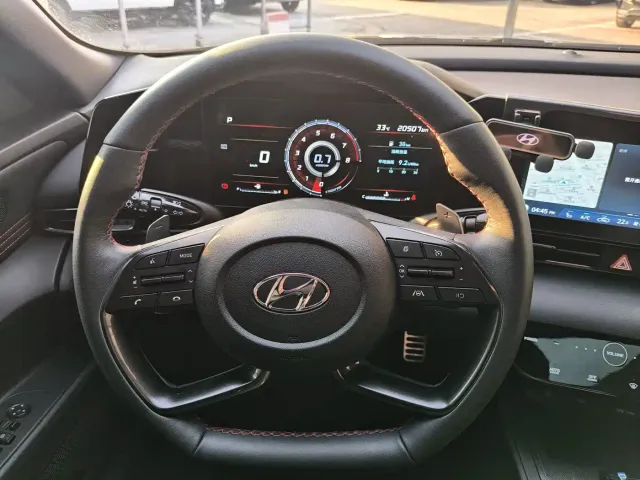 Hyundai Elantra — Фото автомобиля 12