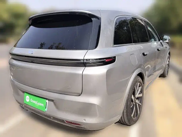 Li Auto L8 — Фото автомобиля 4