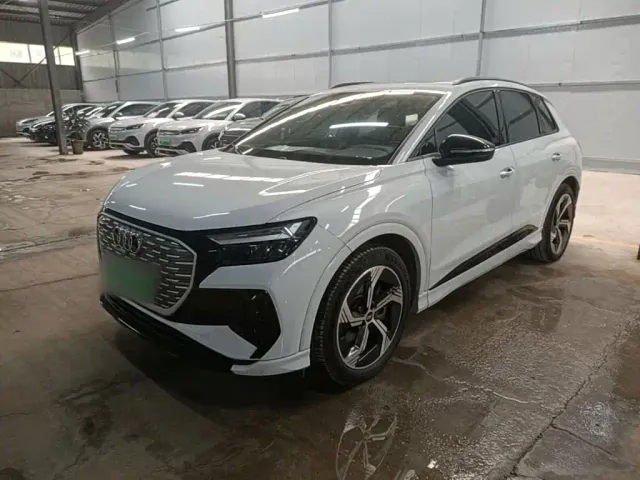 Фотография автомобиля — Audi Q4 e-tron