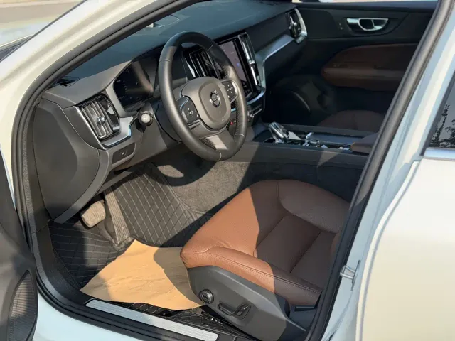 Volvo S60 — Фото автомобиля 4