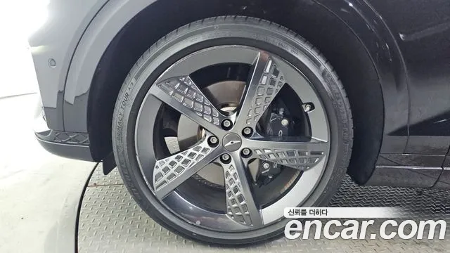 Genesis GV70 2.5T Бензин 2WD — Фото автомобиля 5