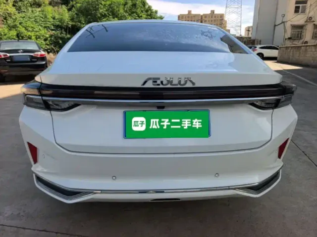 Dongfeng Yixuan MAX — Фото автомобиля 5