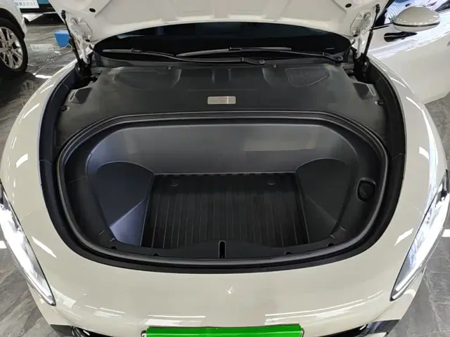 Xiaomi SU7 — Фото автомобиля 19