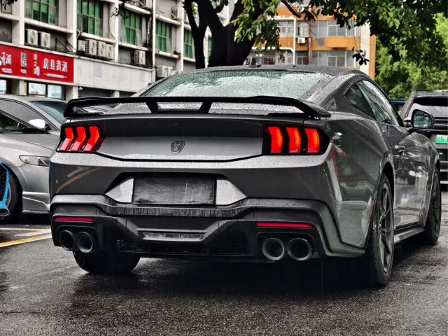 Ford Mustang — Фото автомобиля 6