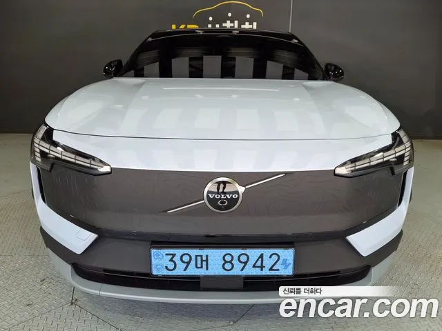 Фотография автомобиля — Volvo EX30 Cross Country