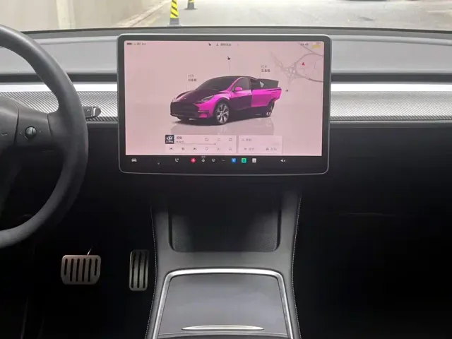 Tesla Model Y — Фото автомобиля 12