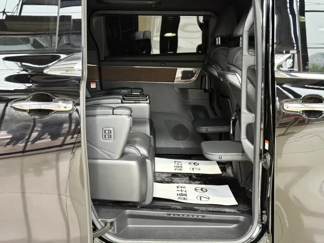 Toyota Alphard 2024 Hybrid 2.5L Prestige Edition — Фото автомобиля 15