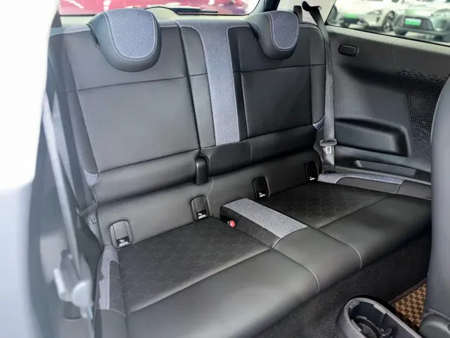 MINI Cooper — Фото автомобиля 12