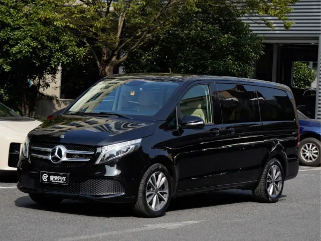 Фотография автомобиля — Mercedes-Benz V-Class