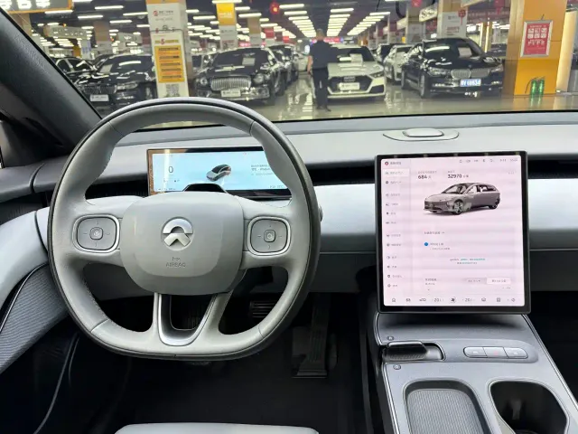 Nio ET5 Touring — Фото автомобиля 11