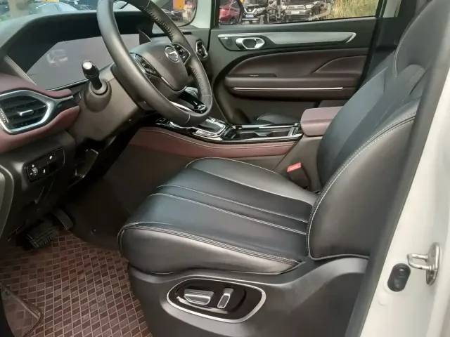 GAC Trumpchi M6 — Фото автомобиля 4