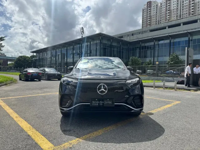 Mercedes-Benz EQS SUV — Фото автомобиля 2