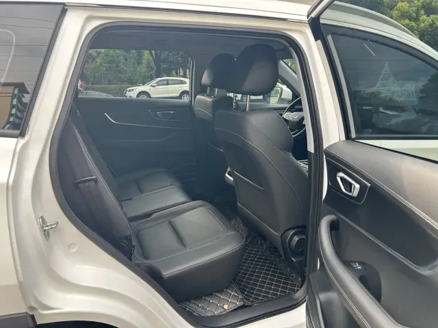 Chery Tiggo 8 — Фото автомобиля 12
