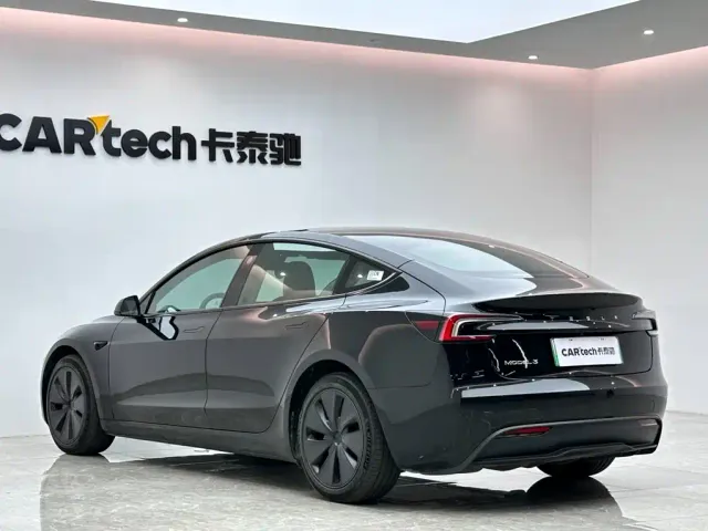 Tesla Model 3 — Фото автомобиля 3