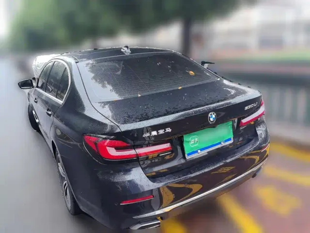 BMW 5 Series — Фото автомобиля 24