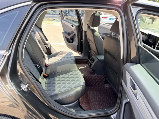 Volkswagen Sagitar — Фото автомобиля 13