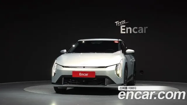 Kia EV4 — Фото автомобиля 3