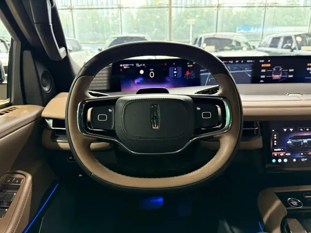 Lincoln Navigator — Фото автомобиля 17