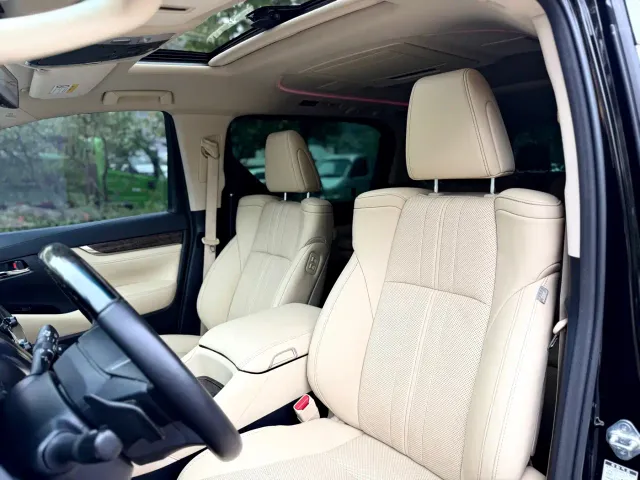 Toyota Vellfire — Фото автомобиля 9