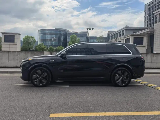 Li Auto L9 — Фото автомобиля 2