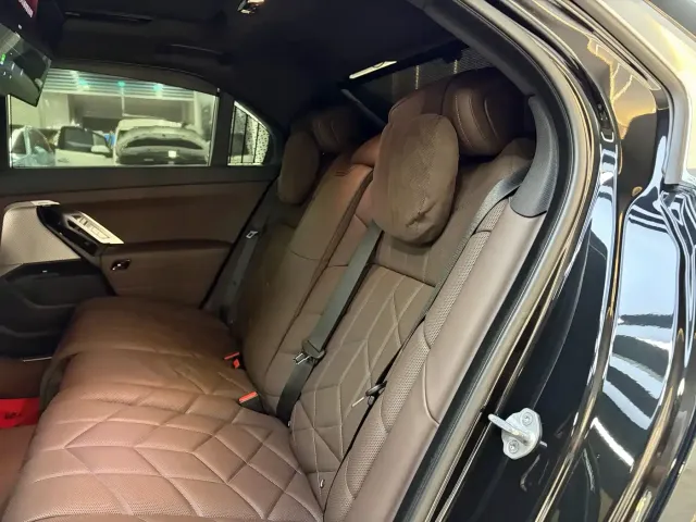 BMW BMW 7 Series 2023 Model 740Li Premium Luxury Package — Фото автомобиля 19