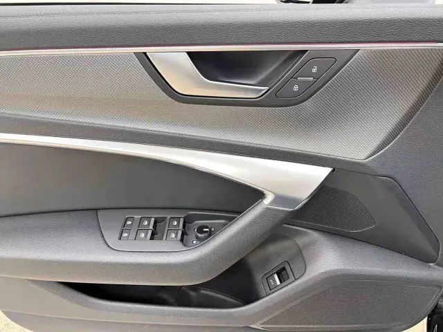 Audi A6L — Фото автомобиля 12