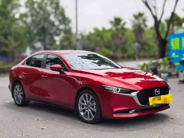 Mazda Axela — Фото автомобиля 3
