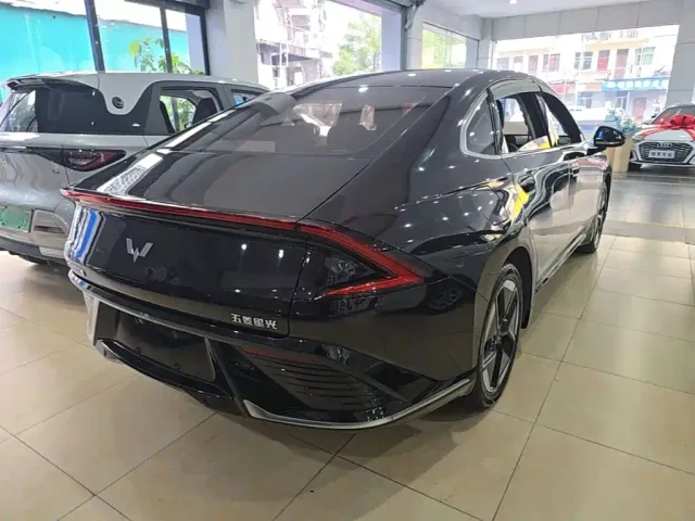 Wuling Starlight — Фото автомобиля 6