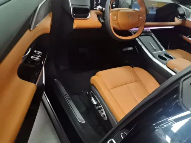 Xpeng G9 — Фото автомобиля 14