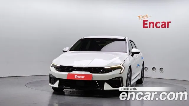 Kia K5 Новый K5 3 поколение 2.0 LPi(Для проката) — Фото автомобиля 3