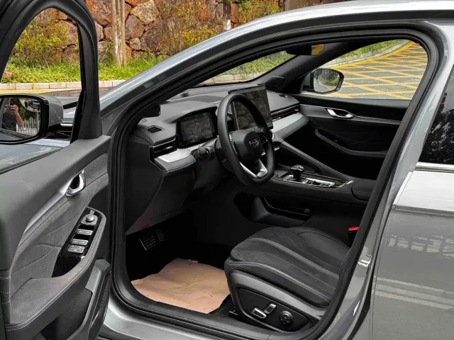 Geely Xingrui — Фото автомобиля 4