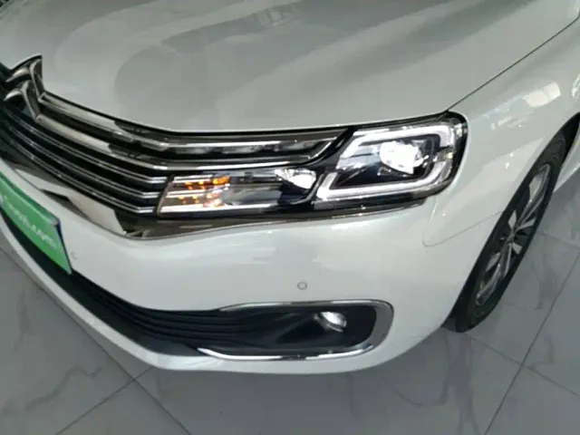 Citroen C6 — Фото автомобиля 23