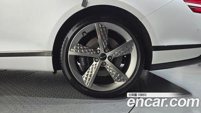 Genesis G80 Бензин 2.5 турбо 2WD — Фото автомобиля 17