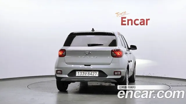 Hyundai Venue — Фото автомобиля 4