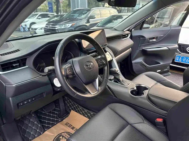 Toyota Harrier — Фото автомобиля 20