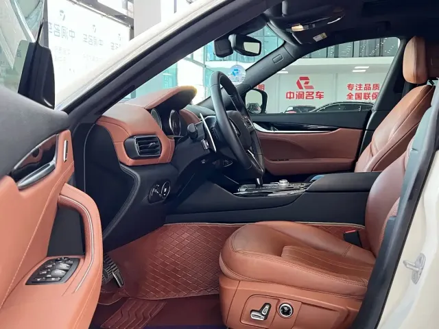 Maserati Levante — Фото автомобиля 4