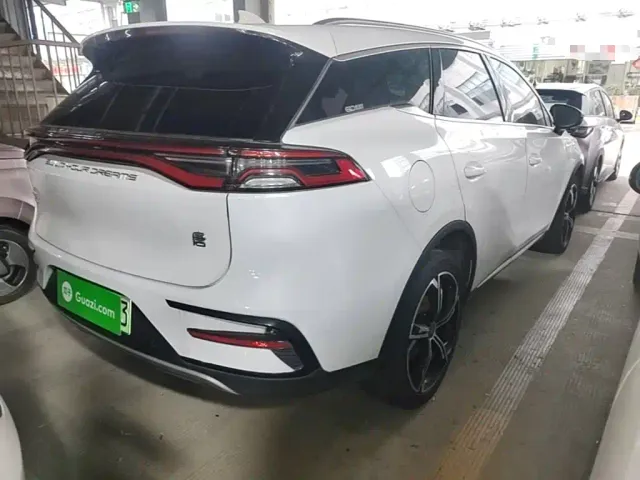 BYD Tang — Фото автомобиля 6