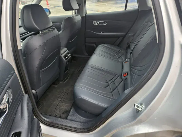 Geely Galaxy Starship 7 EM-i — Фото автомобиля 4