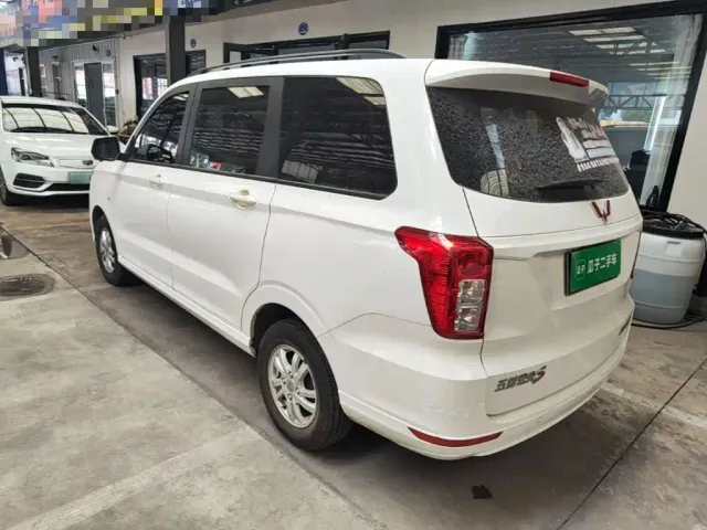 Wuling Hongguang — Фото автомобиля 4