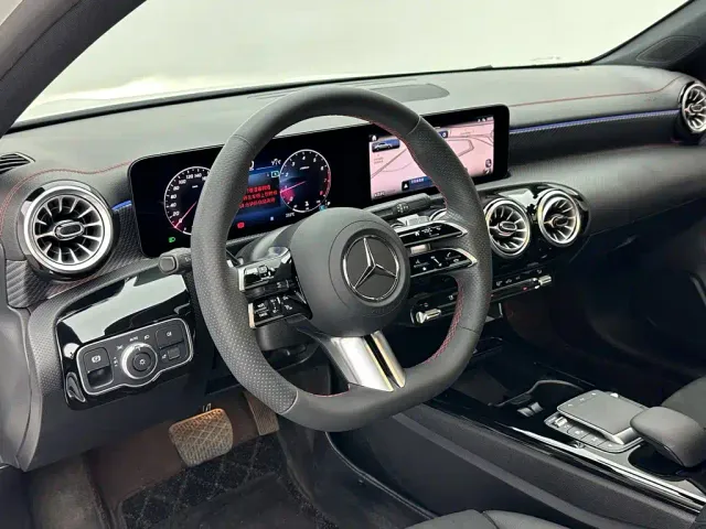 Mercedes-Benz A-Class — Фото автомобиля 10