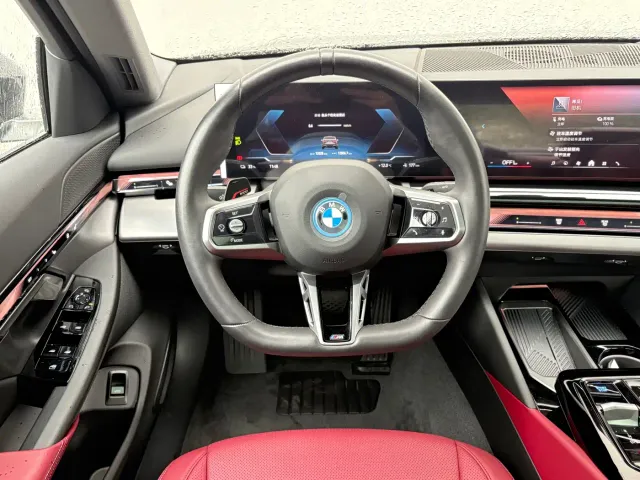BMW i5 — Фото автомобиля 19